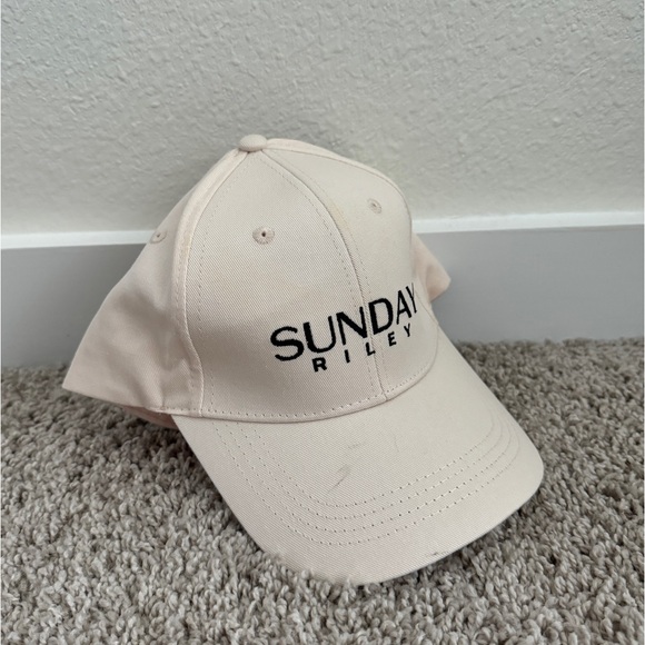 Sunday Riley Baseball Cap / Hat in Cream and Black NWT - Picture 3 of 4